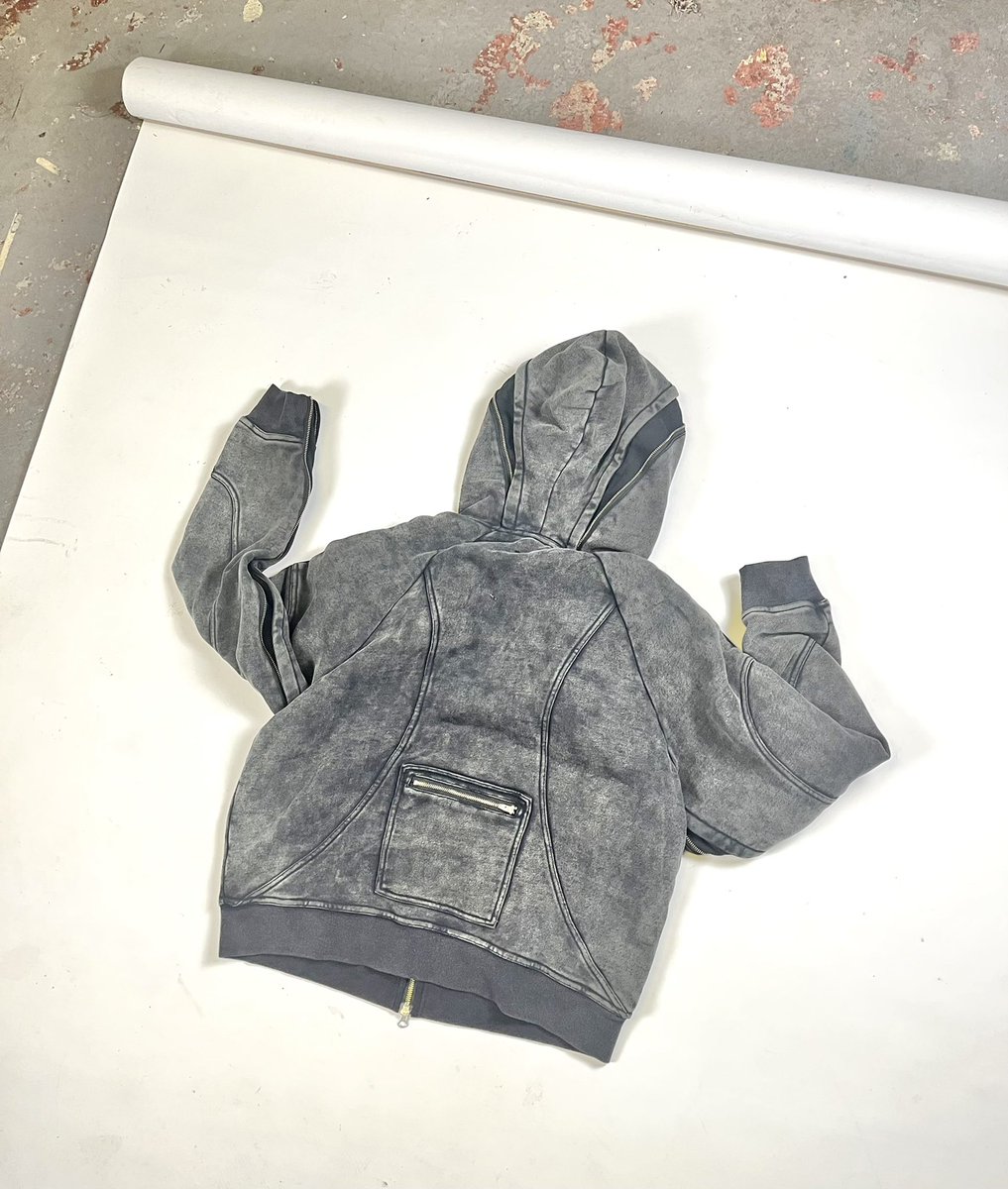 SIZION HOODIE GIVEAWAY                      
WINNER RECEIVES THE HOODIE IN THE SIZE OF THEIR CHOICE
Must be following to be eligible
LIKE and RETWEET this to be entered!