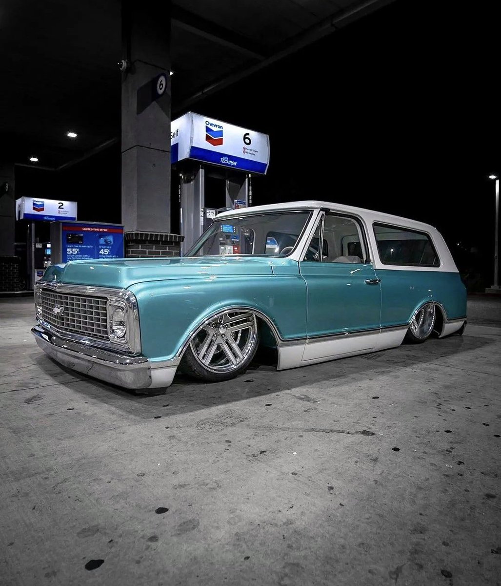 TrucksPointless's tweet photo. #TopperGang 💦 https://t.co/aPqFBSq6iS