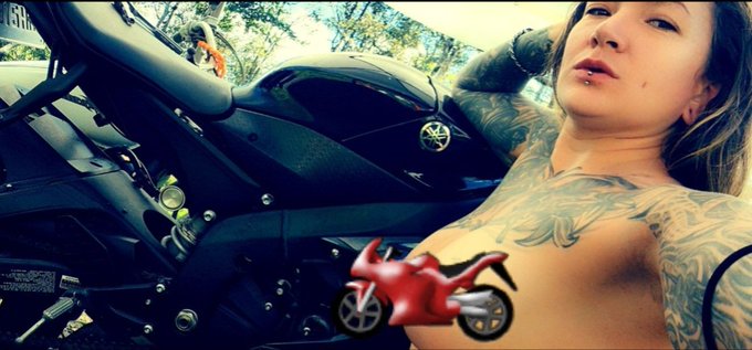 Your motorcycle goddess wants new bike parts!!! Heeere piggy piggy piggy 🐷 💵  Findom paypig whalesub