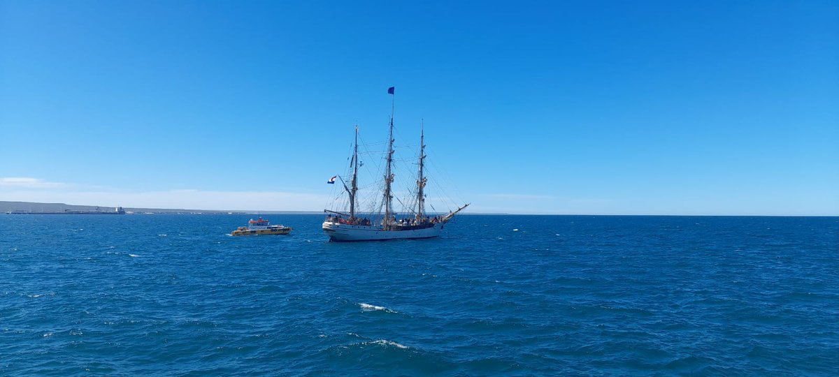 jorgeylaradio's tweet photo. #PlanetaMadryn #Cruceros #VeleroEuropa #Pernocte 

Finalmente, el lujoso velero “Europa” pernoctará varias noches amarrado al lado norte del muelle Piedra Buena.
Asi decidieron las autoridades de la nave y de la Agencia local https://t.co/TPJsLoMNjf