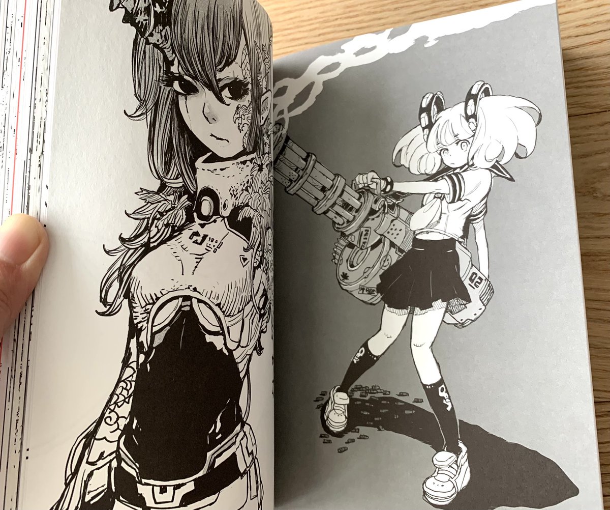 Just got my copy of Japanese illustrator Acky Bright's art book B/W, with lots of cool drawings ! My review in the coming week/s アッキーブライト ビーダブリュー - https://t.co/lCiCWOoXUV @aki001208 