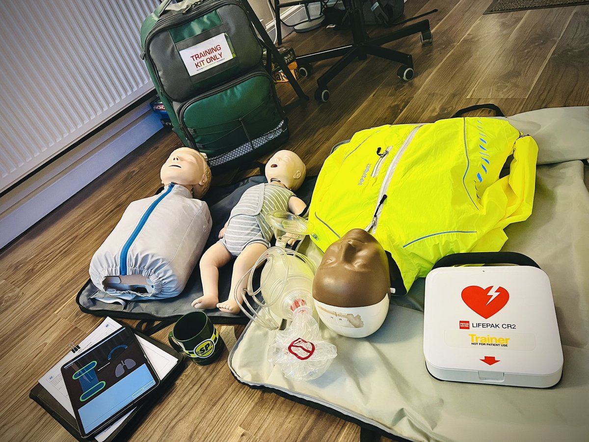 CFR_RA878's tweet photo. Meet #TeamCPR!😁
Tis a night of BLS 1-to-1 coaching & Assessment for some of our #CFR’s. @SNCResponders train & assess our #CFR’s quarterly at #BLS/#CPR to ensure our most vital skill become muscle memory for @EMASNHSTrust (@SPServicesUK mug optional #NotSponsored #Influencer?😉) https://t.co/03yLY68WKs