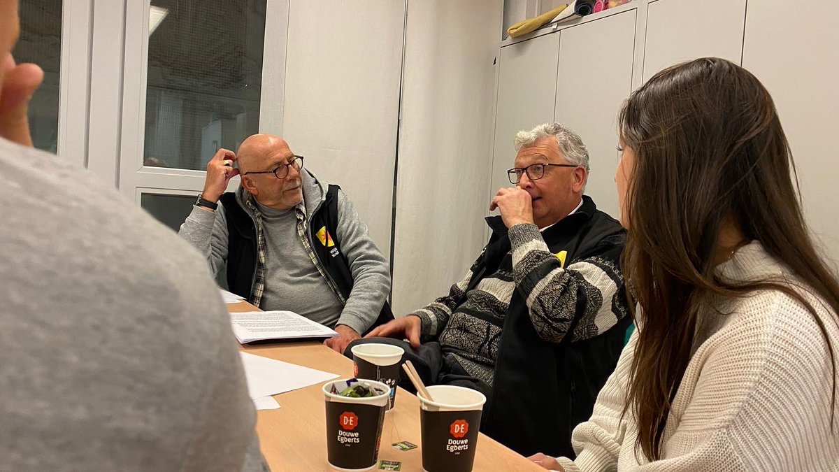 WRKralingen's tweet photo. We schrijven het Wijkakkoord voor Kralingen. Vanavond hebben we de gemeentelijke afdelingen ontvangen om gezamenlijk acties te bedenken voor het jaar 2023. 📑✍🏽 
#Wijkraad #Kralingen https://t.co/iHEREsUEPH