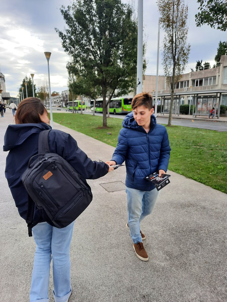 jsbizkaia's tweet photo. Esta mañana hemos estado en el campus de #Leioa de la UPV-EHU dando a conocer entre las y los estudiantes la campaña de participación política juvenil #Play4Real desarrollada por @JSE_Egaz. https://t.co/M91gUdcW4N