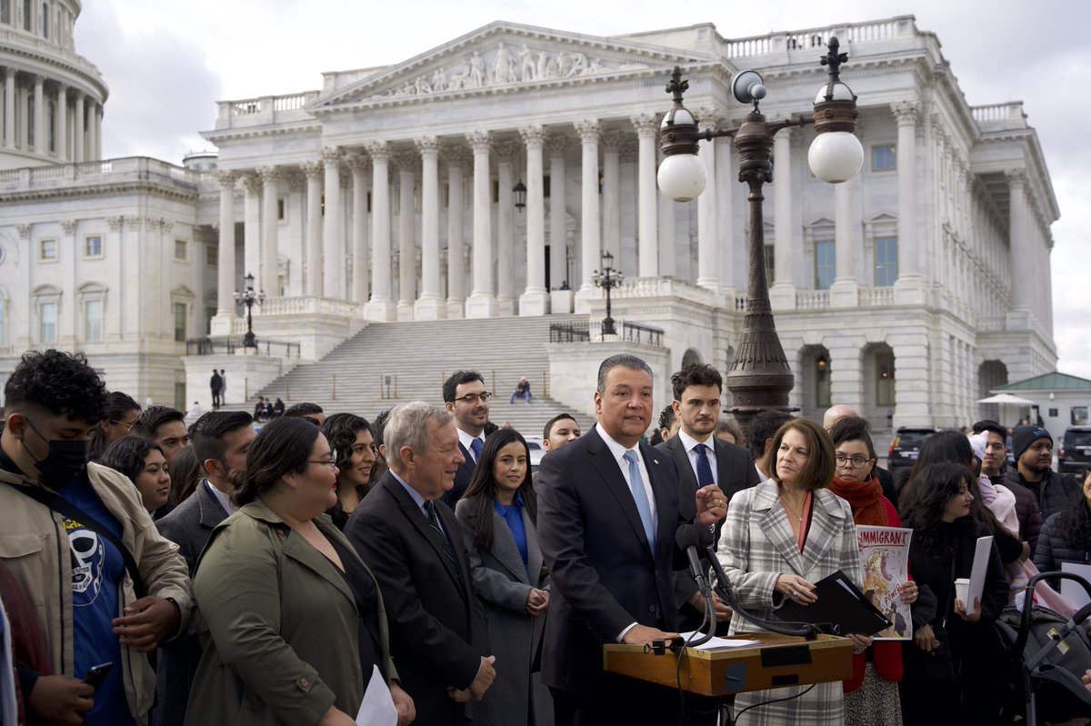 SenAlexPadilla's tweet photo. The time to take action to protect Dreamers is NOW. https://t.co/fpgVpGFFej