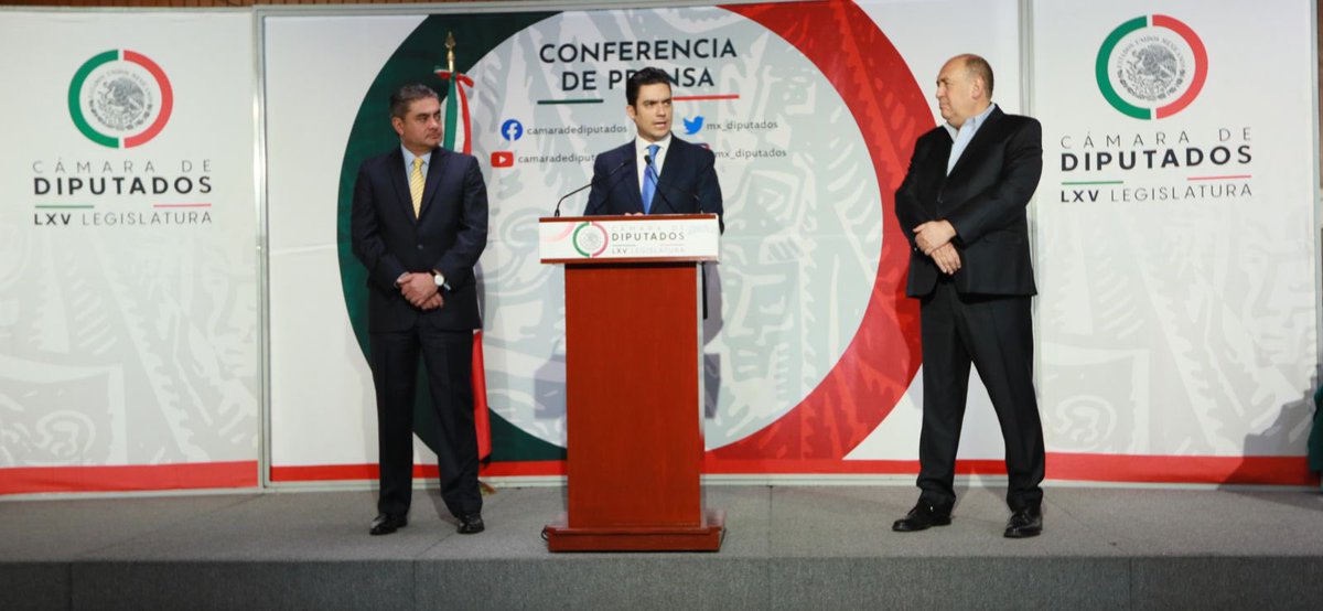Aquí estamos PAN, PRI y PRD, unidos y decididos; vamos a votar EN CONTRA de la Reforma Electoral.
Respondemos a la marcha del domingo como recordatorio del mandato ciudadano de 2021: defender la Constitución y frenar el autoritarismo

#VaXMéxico defiende al INE 
#ElINENoSeToca 🇲🇽