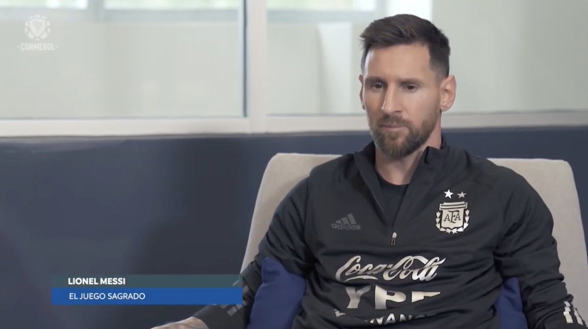 epikmessianlari's tweet photo. 🗣️Lionel Messi:

"Futbolu seviyorum. Elbette futbolla ilgili birşeyler üzerinde çalışacağım. Bunu hayatım boyunca yaptım. Fakat daha uzun süre oynayacağımı sanmıyorum.." https://t.co/uO84Zydqfn