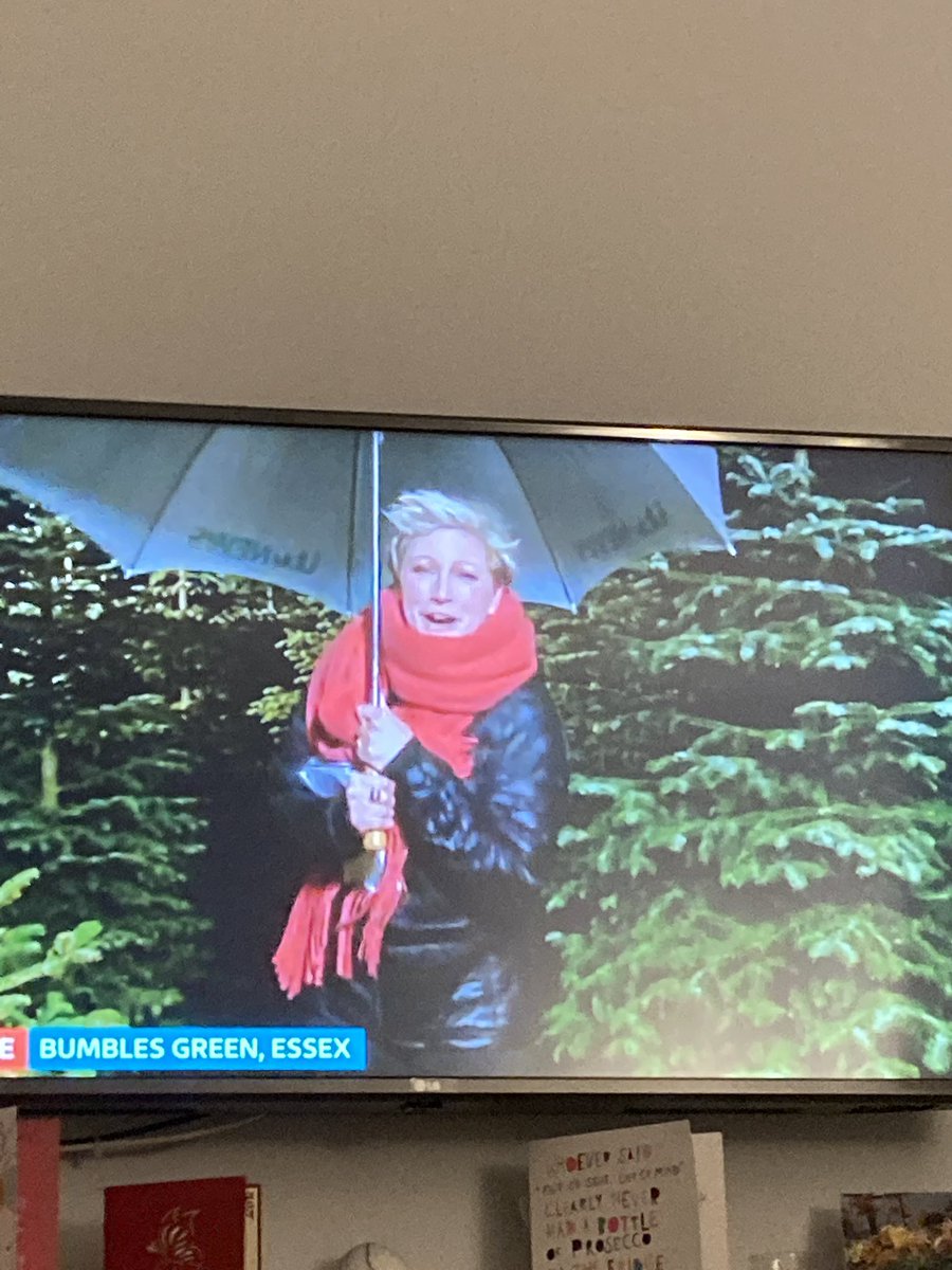 Loved the idea of taking a #duvetday! Thanks <a href="/BeckyMantin_/">Becky Mantin</a> for your entertaining forecast this soirée on <a href="/itvnews/">ITV News</a>
