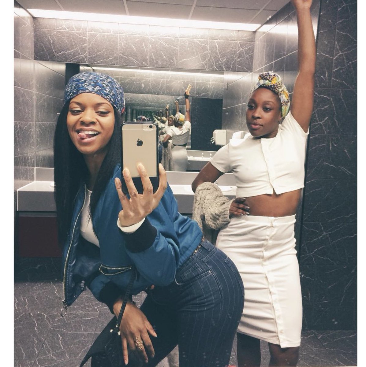 KIZA DEEN tweet media