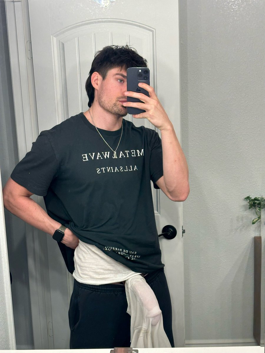 WyattstubeWyatt's tweet photo. I’d give you the best workout of your life.. https://t.co/cMY4qjMSxR