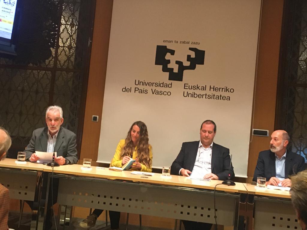 inithealth's tweet photo. Cuando @jsantamariaglez anima a las cías. de #seguros a crear productos para mayores de 55 años que vinculen hábitos de vida saludable con descuentos en la prima...
¿Estará pensando en #SaludEsGanar de @Grupo_init?
En @upvehu, en jornada @real_pais y @Aging20 #Bilba https://t.co/XNqe2J9Ngy