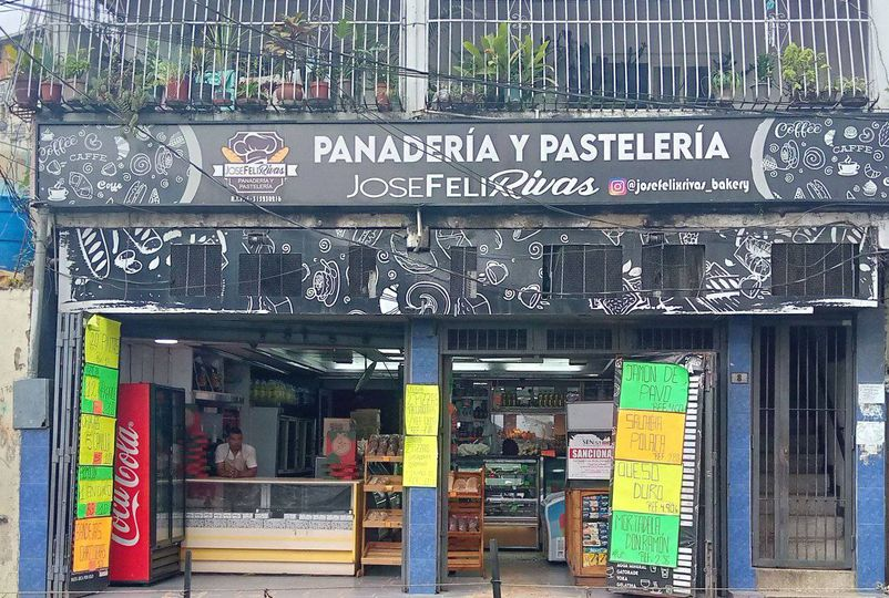 InforTvenezuela's tweet photo. Denuncia del señor Williams Gómez.
Esta panadería ubicada en el barrio José Félix Rivas de Petare,por faltarle un Bolívar,sacaron a empujones a un adulto mayor,ademas de lanzarle el dinero en el piso,gritarle viejo y humillarlo.
Ojala llegue a oidos de algún ente gubernamental. https://t.co/GzHmeSerMU