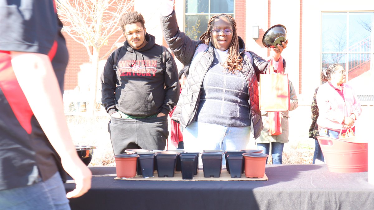 wkuogden's tweet image. We couldn&apos;t help but notice the smiles on your faces (and some game faces too!) while playing our &quot;Plant the Seeds in the Flower Pot&quot; game at Hope on the Hill today! 
#WKU