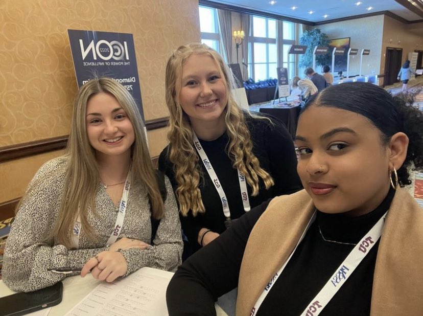 BUPRSSA's tweet image. Some of our e-board members attended #prssaicon2022 these past few days. From keynote speakers to networking, it was an amazing experience. Thank you @PRSSANational for such an excellent conference, and we can’t wait to return next year!🙌🏻