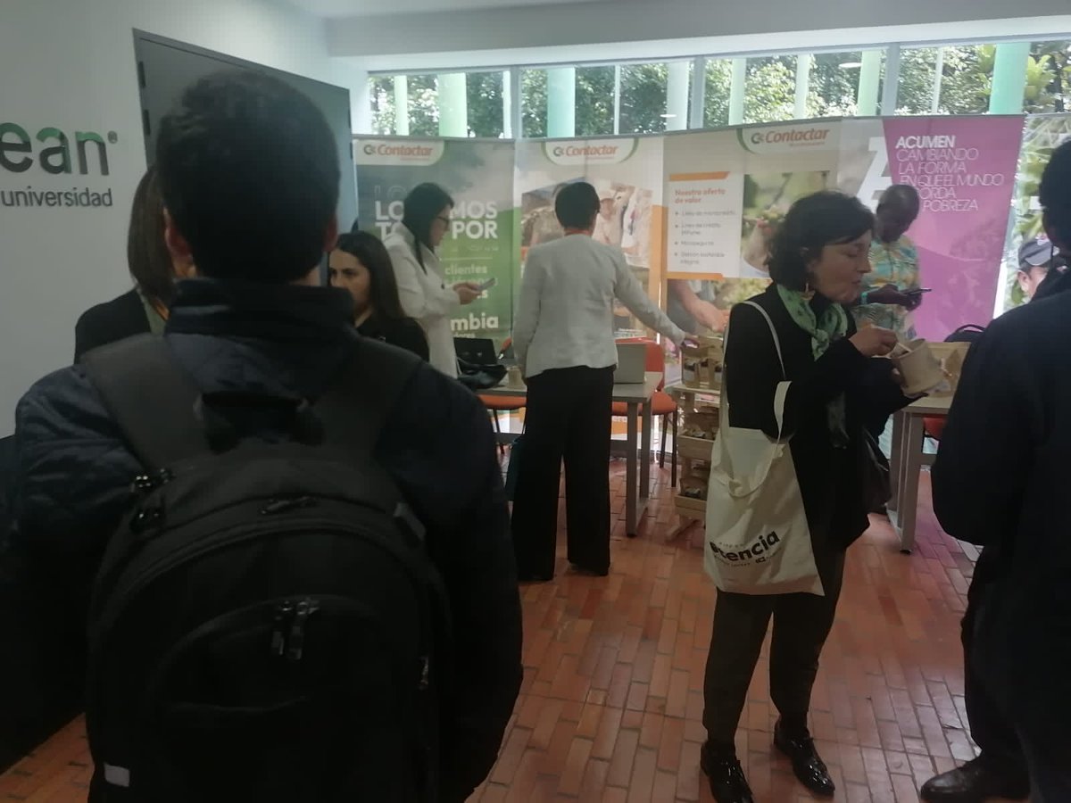 BancoContactar's tweet photo. Contactar es ejemplo en #microfinanzas ante @onucolombia en el evento Blended Finance para la #Agenda2030 🧡💚por brindar oportunidades financieras al alcance de los colombianos que viven en la ruralidad dispersa 👨‍🌾👩‍🌾 y nuestra metodología relacional 🥰 https://t.co/d2ZEYXyNhB