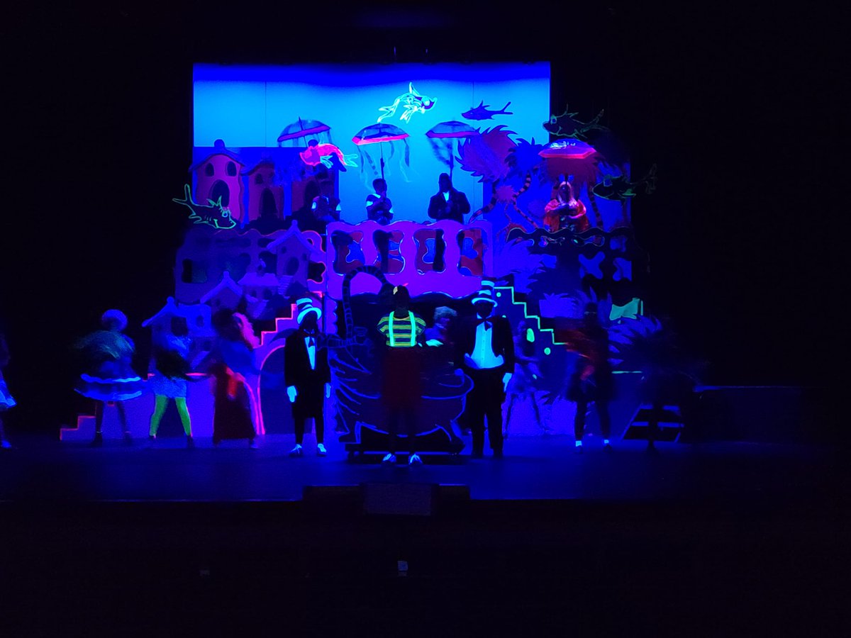 MHS Singing Spoofhounds tweet media