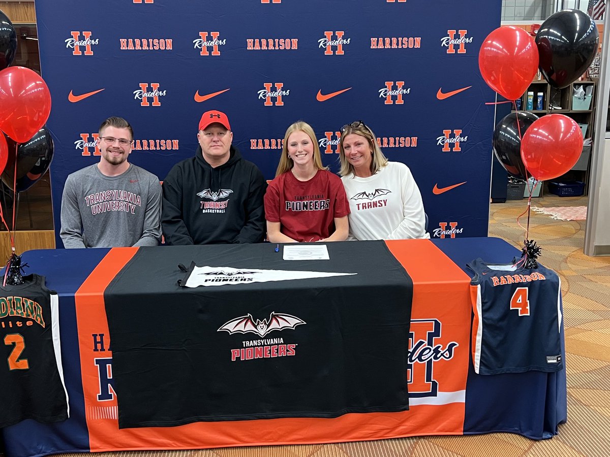 RaiderUpdates's tweet photo. What a great day! Congrats to ⁦@rmflinn22⁩ and ⁦@AaronGu04⁩ ! Riley will continue her education and basketball careers at Transylvania and Aaron heads to the Naval Academy to study and play tennis! 2 young athletes who set goals and worked hard to get to this point! https://t.co/cDROoi9y1q