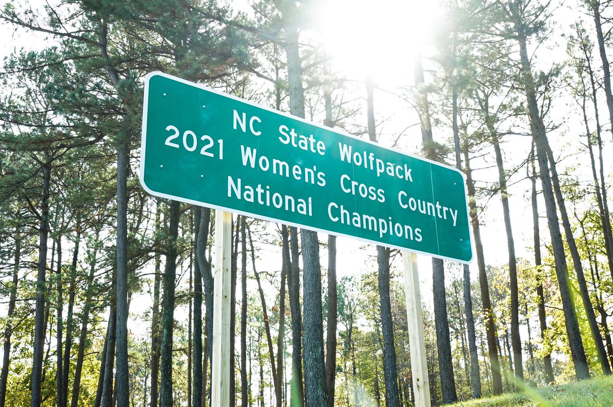 The city of Raleigh has some new signs in place 🐺  <a href="/Wolfpack_TFXC/">NC State Track & Field and Cross Country</a> 🏆

#GoPack
