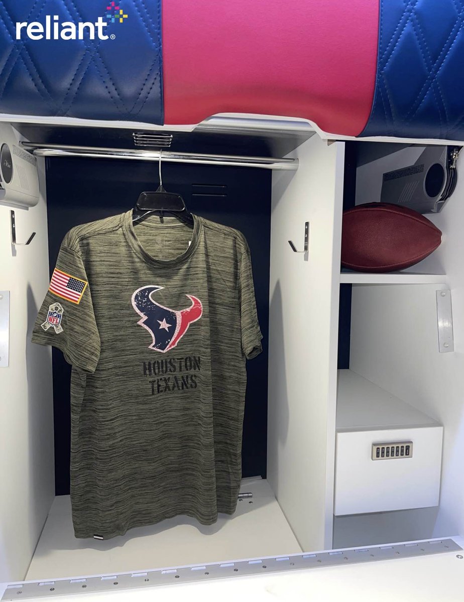 Salute to Service gear on deck.

RT if ya want it 👀