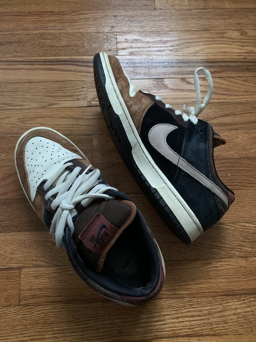 dcccsteve's tweet photo. @atmos_usa #atmoscollectorsclub  It all started with my 2007 SB Joe Strummer Dunks sz 10.5.  I was a huge fan of The Clash and Nike put out a pack of Dunks in the colors of Strummer’s guitar (Before and After he repainted it).  These are the Before’s. Still looking for the Afters! https://t.co/M3IVnAvEY6
