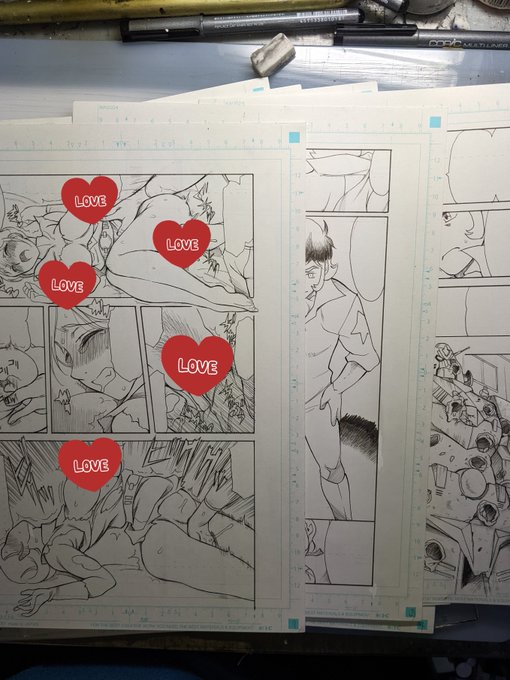 冬コミ用の新刊同人誌、本文44ページは全てペン入れ終了しまして、今は長らく放置していた色紙の彩色をしています。
来週からはまた原稿の方に戻る予定です。😆😆😆 