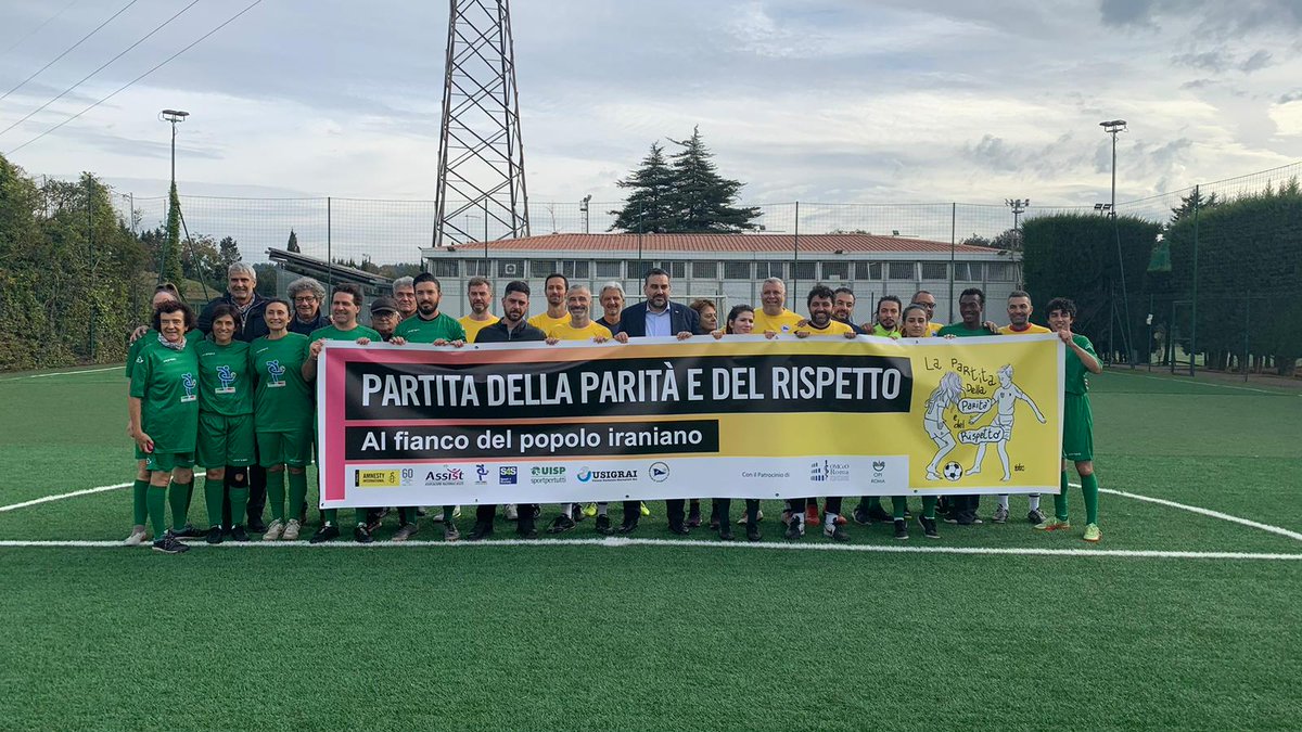 FabioAppetiti's tweet photo. Un' altra giornata di impegno sociale attraverso lo sport e il calcio con le associazioni della "Partita della parita' e del rispetto".
Questa volta in campo al fianco del popolo iraniano che chiede diritti e liberta'. @assocalciatori #partitadellaparitaedelrispetto https://t.co/KwiGQrnCNP