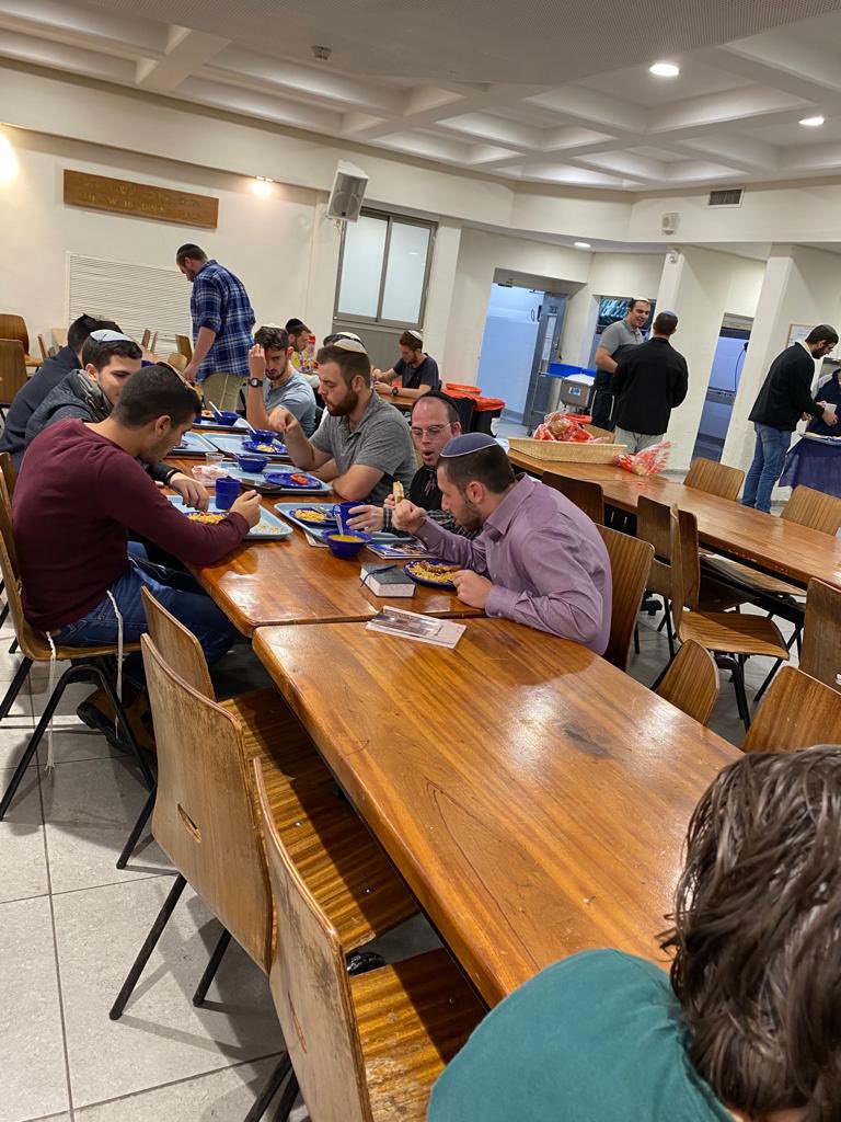 YHBFLeadershipP's tweet photo. Hinei Mah Tov umah na’im shevet achim gam YACHAD!!! First official HaKotel x Yachad learning program of the year 🟠🔵🟠🔵

#yachad #inclusion 

@YachadNJCD @YeshivatHakotel @OrthodoxUnion https://t.co/3dqcuR0Y3k