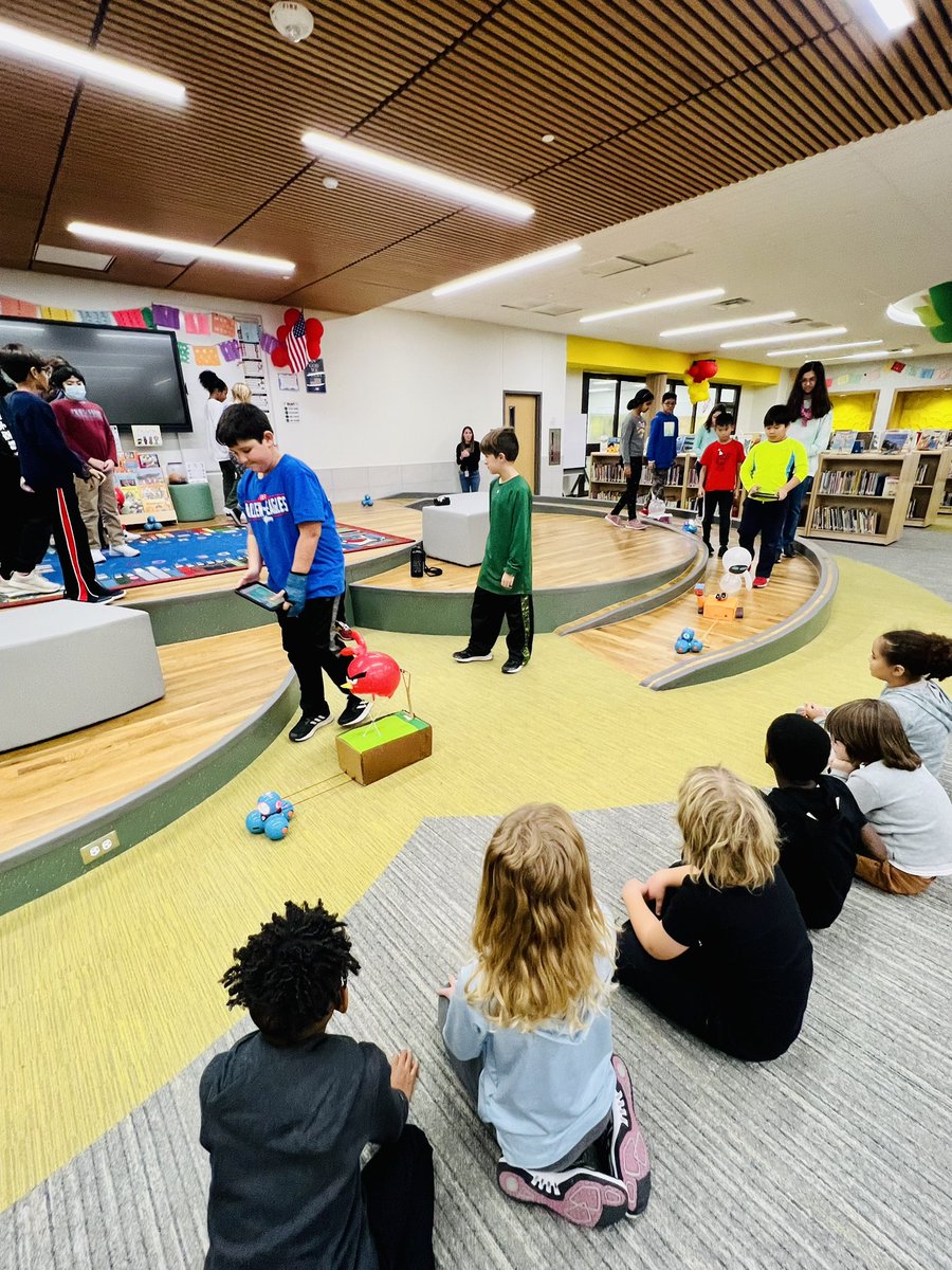 ChandlerPrin's tweet photo. Mrs. Lasseter’s 5th &amp; 6th grade class created unique floats after studying the first Macy’s Day Parade that took place in 1924. @Chelsea_Abboud @cheetahchandler https://t.co/Szqax9JKXY