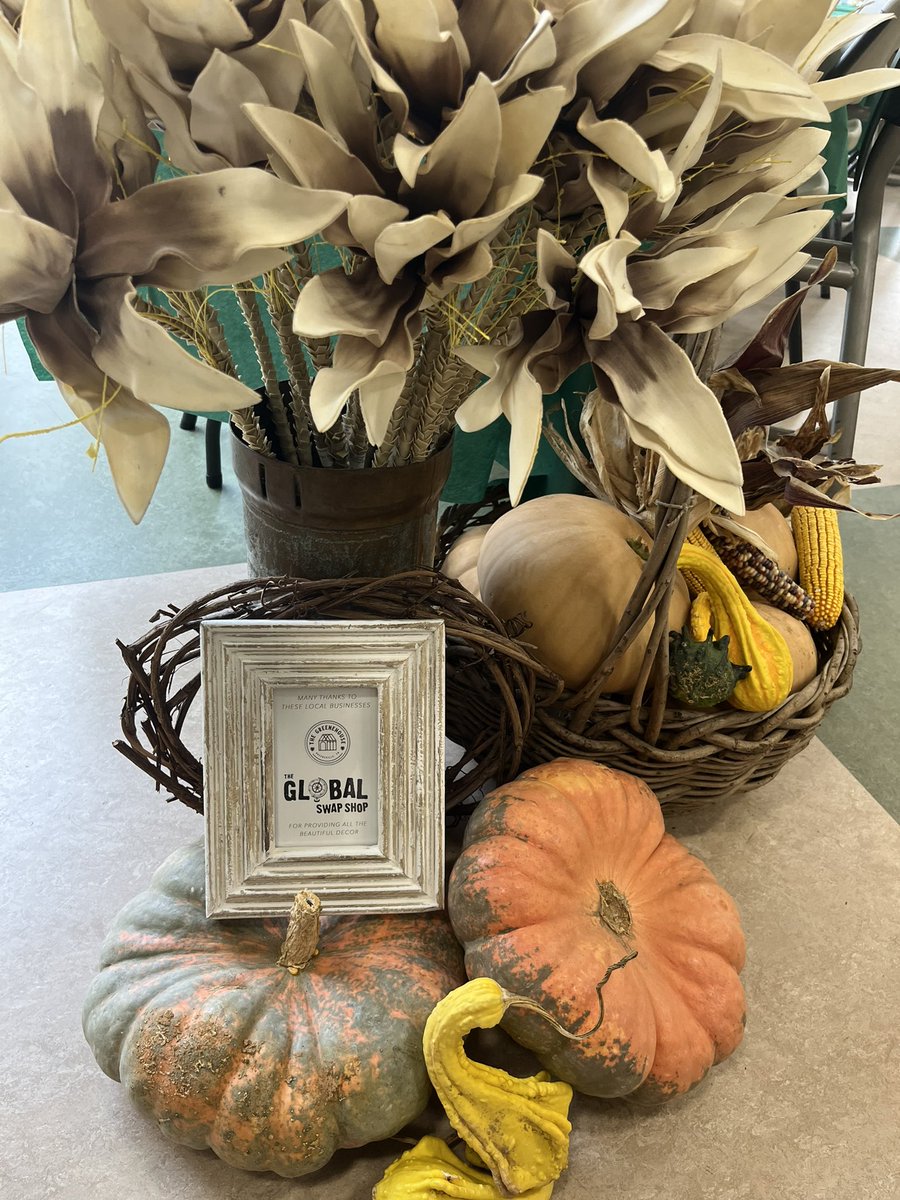 writenoelle's tweet photo. GHS is grateful for its nutrition team for preparing a delicious meal for students, faculty &amp; staff. Thanks to FCC, the GreeneHouse &amp; the Global Swap Shop for the Harvest decorations. #BetterTogether #BestMealOfTheYear #ThankfulDevils https://t.co/bpPntDbRj9