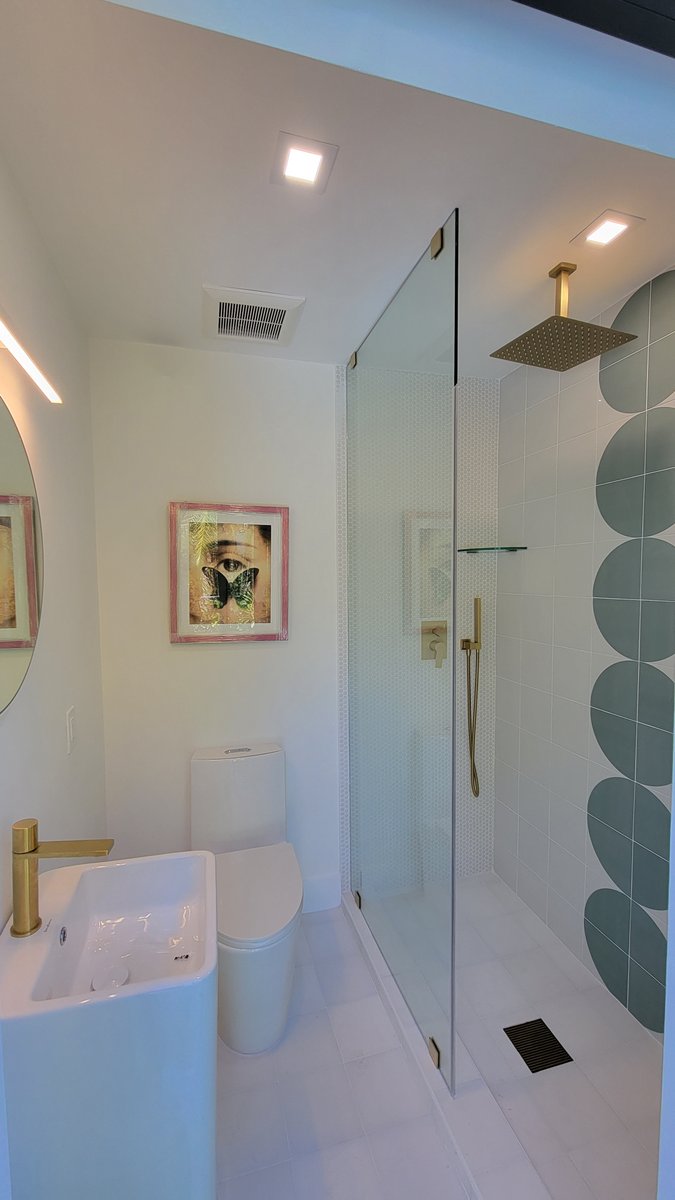 jerijenkins's tweet photo. Lovin It In Lakeview 😍

611 W 51 St, Miami Beach
- 4 Beds
- 4.5 Baths
- L/A: 2,707 SF, per architect
- Lot Size: 6,250 SF
- Pool
- Kitchen w/ 2 of everything
- Full Laundry Room
-  2022 - Fully Renovated + New Construction

Offered at $3,750,000

Contact us for more info🔑 https://t.co/VuImbW0eQY