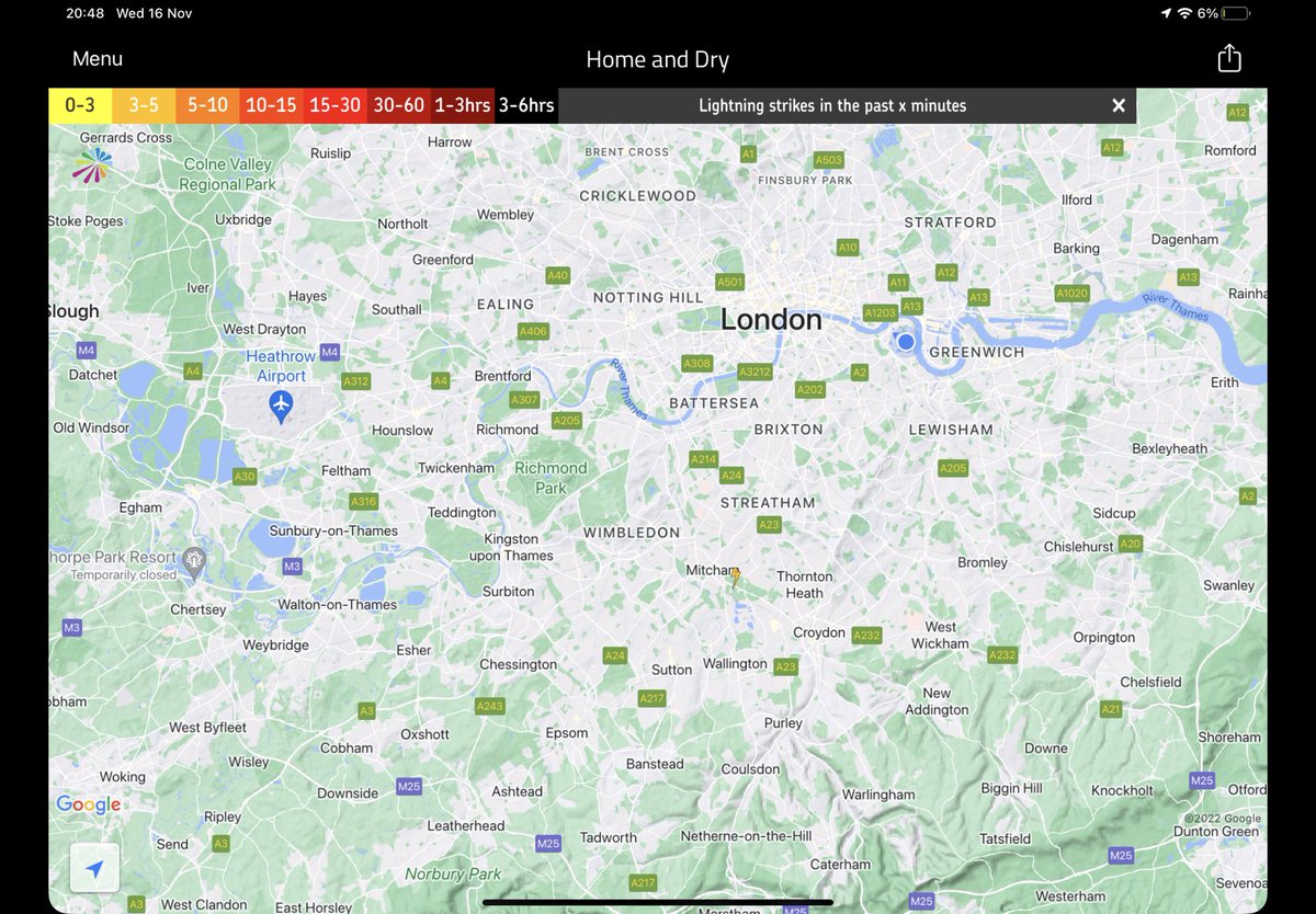 TheSnowDreamer's tweet photo. Looks like strike happened near Mitcham, South London the thunder has been heard over quite a large area of capital and indeed also in Surrey. https://t.co/UiRAWm6olN