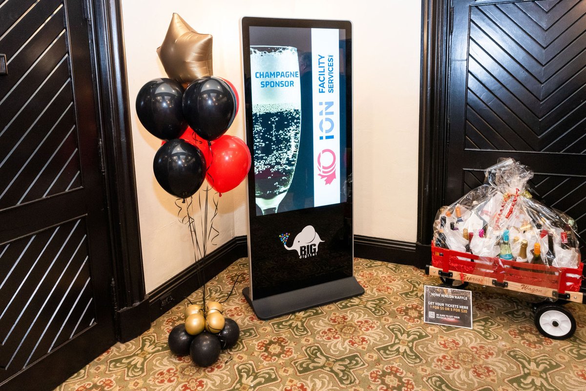 FacilityIon's tweet photo. IONFS was a proud sponsor of the @IFMAToronto1 Red Carpet Gala & Silent Auction – What a fabulous evening for the #IONFS team to connect with colleagues & industry partners – thanks IFMA!
#gala #proudsponsor #industryevents #facilityservices #community https://t.co/m8H4N2wgxh