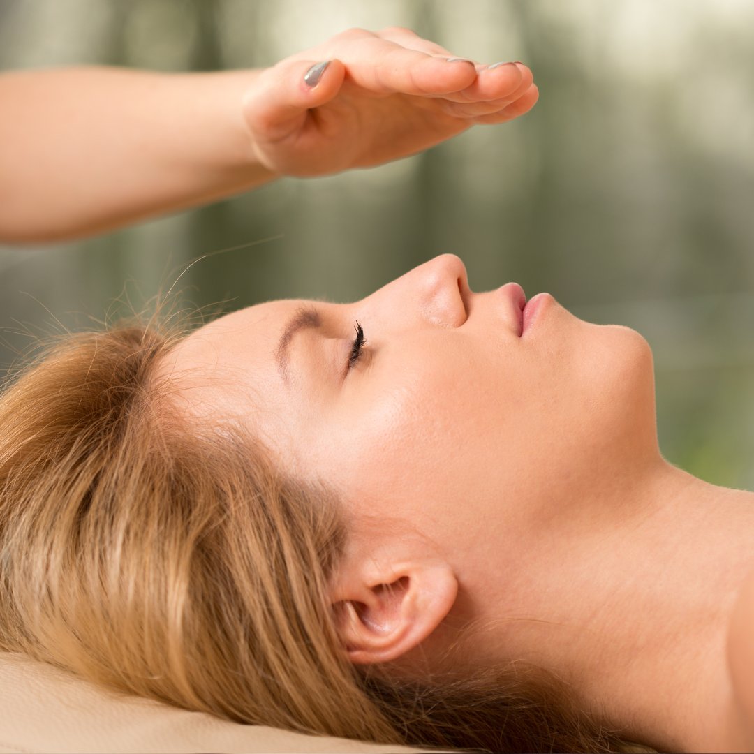 HealingLightFA's tweet photo. The practice of reiki healing aids the physical, emotional, mental, and spiritual well-being, and it can be used to alleviate pain and bring balance back to all parts of the individual.

https://t.co/Vrf4VHyvrs

#healinglightfamilyacupuncture #fertilityacupuncture #reikihealing https://t.co/ULPotipX46