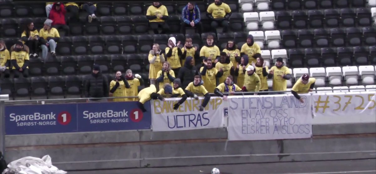 Det leveres noe aldeles fryktelig på tribunen i opprykksfinalen i Varden-ligaen. <a href="/Toricharito/">Tor Henrik Stensland</a> kommer ikke til å få sove i natt.