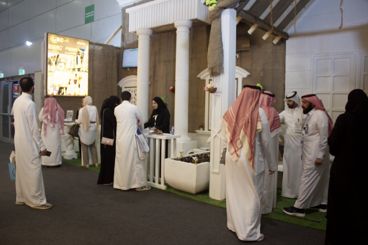 GrcTouch's tweet photo. صور اليوم الثالث لمنصة عرض ديكورات و واجهات جي ار سي تاتش في #معرض_البناء_السعودي وسط حضور واقبال الزوار
#grc
#GRCTouch
#واجهات_معمارية https://t.co/FvVpx2aR14
