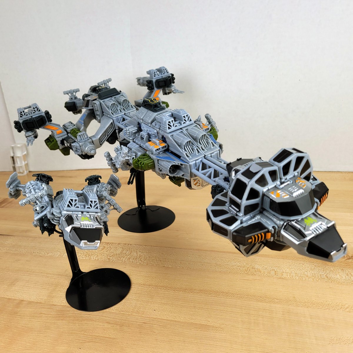 Snapships's tweet photo. The Bascinet Scientific Class Cruiser with detachable shuttle by @snaaptoys - one of the Snap Ships masters when it comes to large scale builds. 🙌
#SnapShips #BuildtoBattle https://t.co/ihKZ1D2UAD