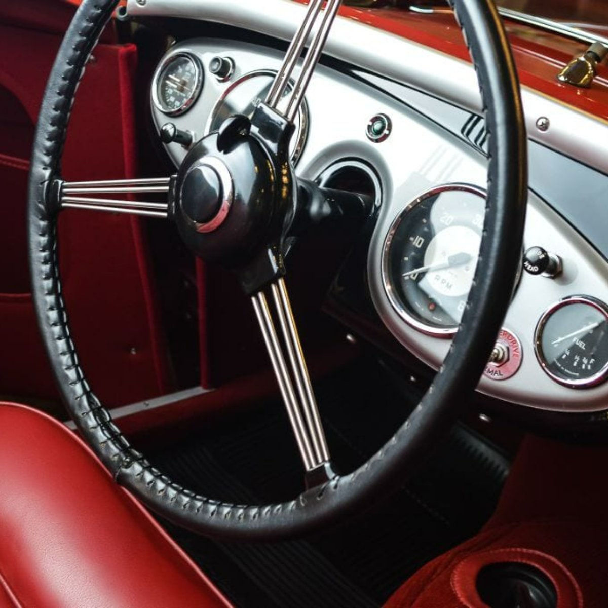 thevaultms's tweet photo. Let's see you behind the wheel of a classic car this week.  #JacksonMississippi #JacksonMS https://t.co/qwGufltbmQ