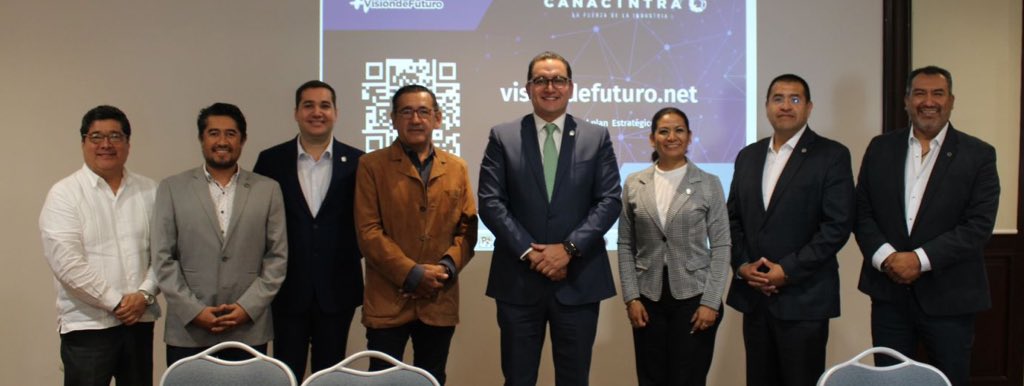 JACentenoR's tweet photo. Me reuní con los presidentes de las delegaciones de Puebla, Tehuacán, Tlaxcala, Orizaba y Oaxaca para nuestra reunión regional de la zona sur. 

En @CANACINTRAMex estamos trabajando en favor de las y los industriales del país. #VisiónDeFuturo https://t.co/3mMjNMqWAb