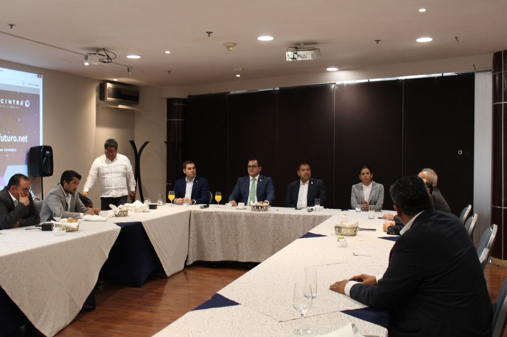 JACentenoR's tweet photo. Me reuní con los presidentes de las delegaciones de Puebla, Tehuacán, Tlaxcala, Orizaba y Oaxaca para nuestra reunión regional de la zona sur. 

En @CANACINTRAMex estamos trabajando en favor de las y los industriales del país. #VisiónDeFuturo https://t.co/3mMjNMqWAb