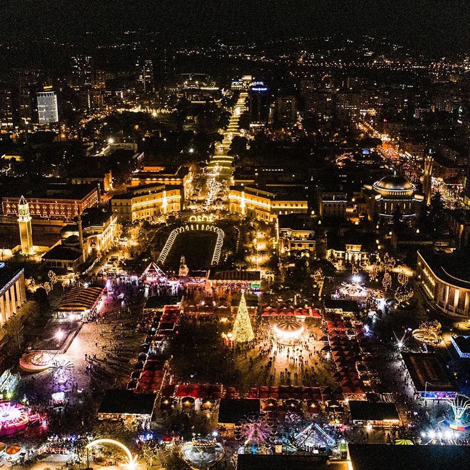 LipaToday's tweet photo. The final @DUALIPA #FutureNostalgiaTour show will take place on November 28 at Skanderbeg Square, right at the heart of Tirana, Albania🇦🇱

—With a main area of 40,000 m², it's capable of hosting over 200,000 spectators.

The concert will be free for all with no tickets required. https://t.co/veuPzSSOND