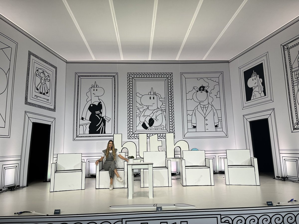 After much internal deliberation, I think the Gallery wins for my favorite stage design 🎨🖼 #HLTH2022