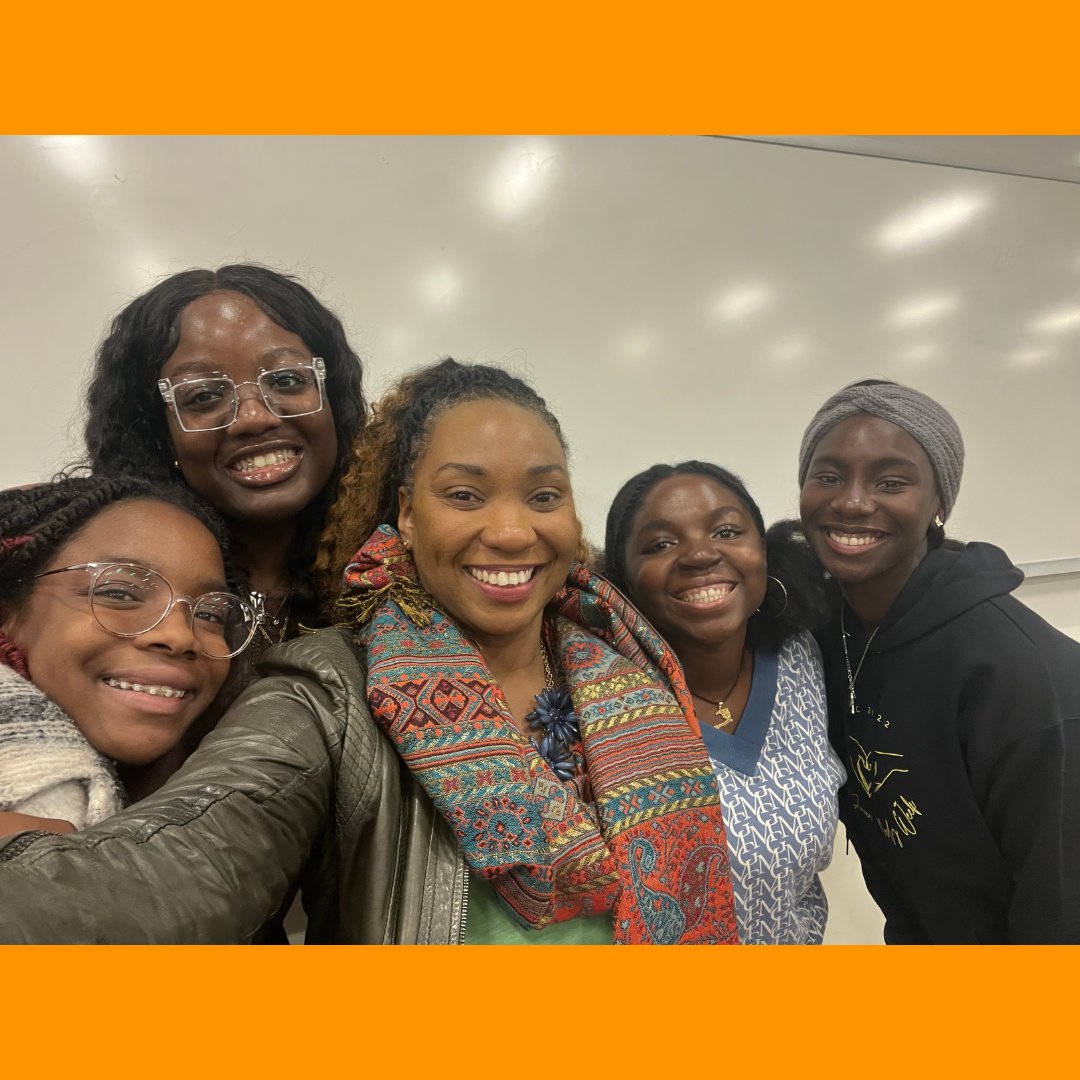 TeamBrandy617's tweet photo. It was great to be at @BostonCollege for the Women’s Center Love Your Body Week! Such a great discussion with Senator @SalDiDomenico and a group of amazing students about the #CrownAct, which bans hair discrimination. #iamnotmyhair #naturalhairrules #mapoli #bospoli https://t.co/Fmxo1hiLIh