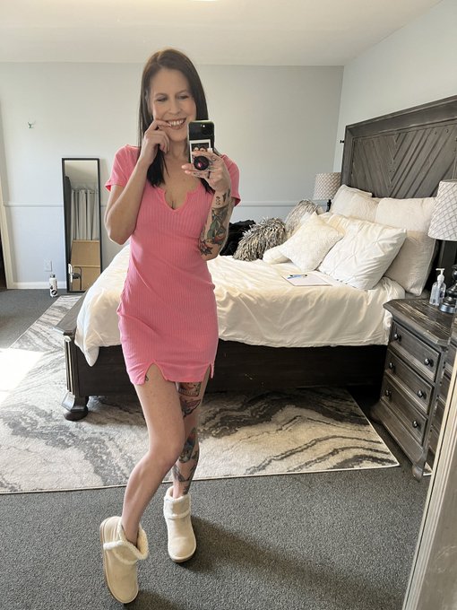 nikki_swallows