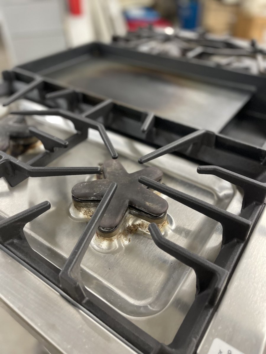 BuildingValue's tweet image. THERMADOR 36” GAS RANGETOP- 4 burners with signature star shape, electric gridle, professional-style knobs &amp;amp; construction. Features the lowest BTU on market which increases to a powerful 15,000 BTU’s. Model # PCG364ED. Dimensions: 35 7/8” wide x 26 ½” deep x 8 1/2” tall. $1850