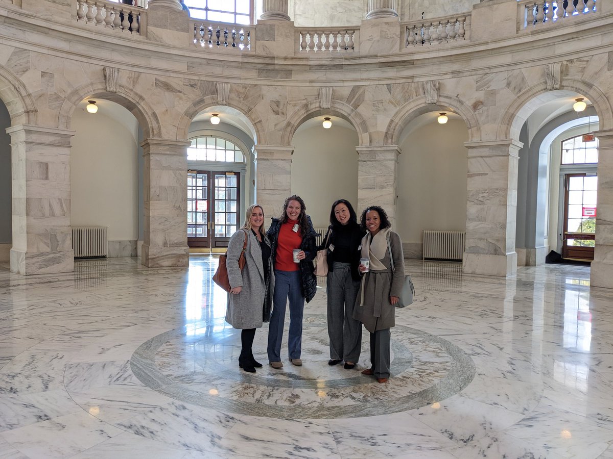 Sara Riggs tweet media