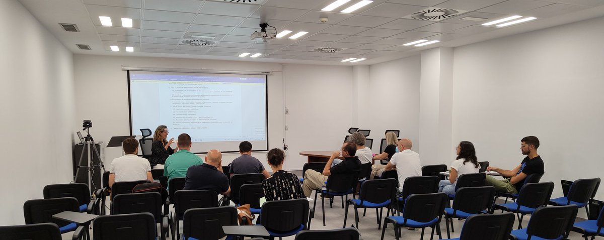ITB_ULL's tweet photo. BEST MOMENTS del Workshop "Elaboración de proyectos de Investigación" organizado hoy en el #ITB 👇🏻👇🏻

Interesantísima sesión de trabajo con @giraldezT, @Acevedo_lab, @VSmitsLab y @ProfDalrosa 

#SinCienciaNoHayFuturo
#NoScienceNoFuture https://t.co/lyxxvADtE4