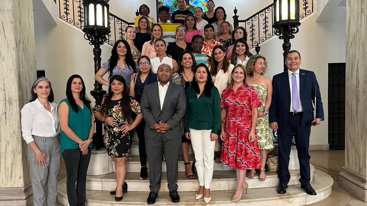 WEFCaribe's tweet photo. 🎙️ Mañana comienza la 2da edición de #wefcaribbean2022 Resilience en San Juan de Puerto Rico 🇵🇷.
¿Estan listos para vivir una experiencia única?
✅ Líderes del mundo se reunirán para promover el empoderamiento, la resiliencia y el desarrollo económico de las mujeres de la región. https://t.co/9gCTsAziIF