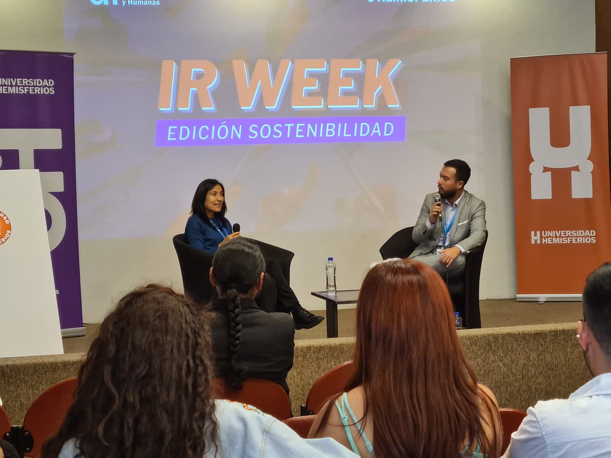 uhemisferios's tweet photo. Hoy continuamos con la #IRWeek organizada por la Facultad de Ciencias Sociales y Humanas.
Tuvimos la visita de Paulina Jiménez y Enrique Crespo de @PNUDEcuador. Desde sus vivencias, brindaron la conferencia: "Acelerando los Obejtivos de Desarrollo Sostenible".
#SoyUHE https://t.co/dsQBxHASZF