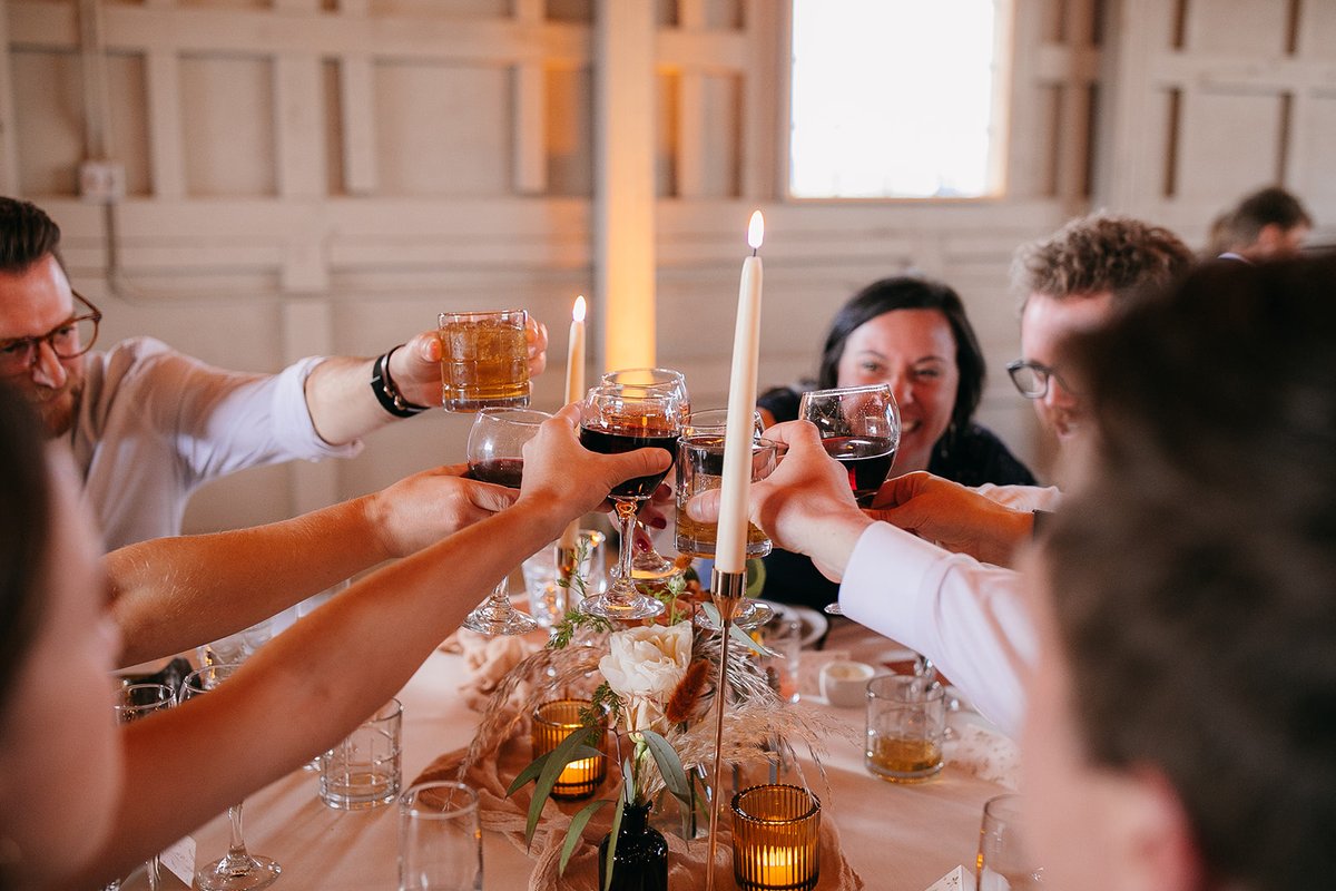 Dinner wine service is a great way to elevate your reception dinner! Ask our team about adding dinner wine service to your package. 

#barcatering #weddingcatering #denverwedding #weddinginspo #dinnerwineservice #denvercatering #beveragecatering #tableservice