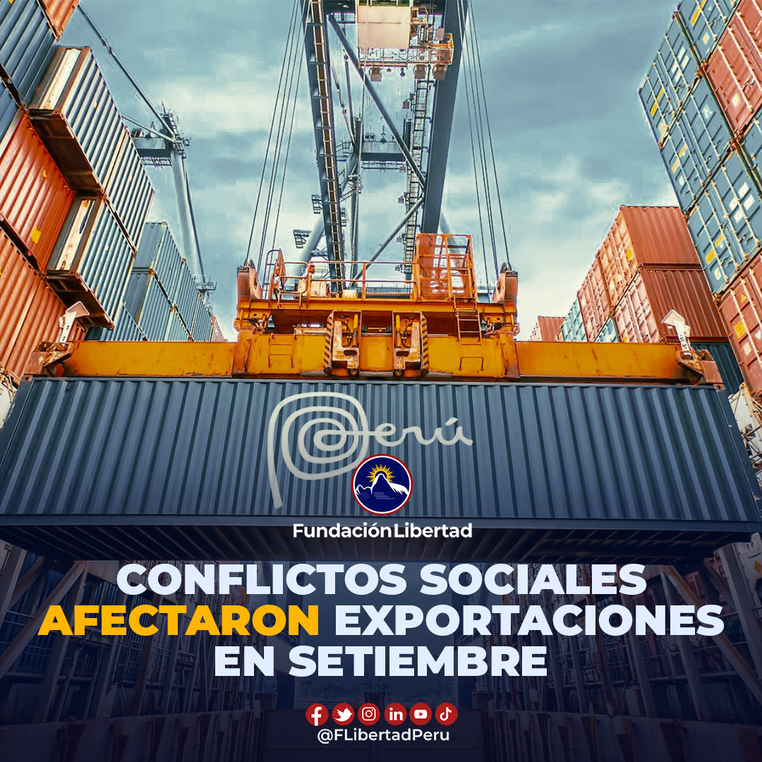 FLibertadPeru's tweet image. #EXPORTACIONES | Según el Banco Central de Reserva, los conflictos sociales ocasionaron una caída de 4.6% respecto al mismo mes de 2021. Ello debido a los menores embarques de productos mineros e hidrocarburos.

Fuente: bit.ly/3OeDNMq

#Minería #BCRP #Estadísticas #Perú